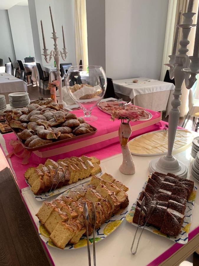 Hotel Aragosta Cattolica Eksteriør bilde