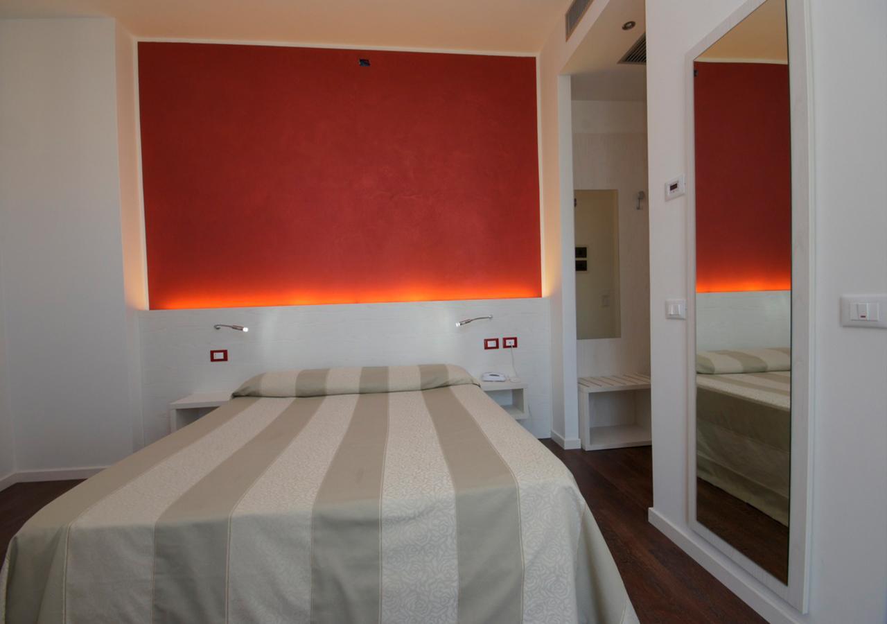 Hotel Aragosta Cattolica Eksteriør bilde