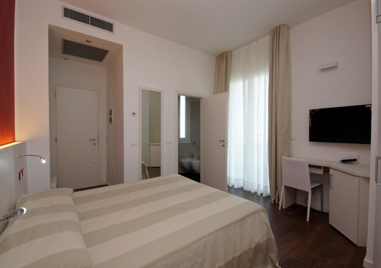 Hotel Aragosta Cattolica Eksteriør bilde