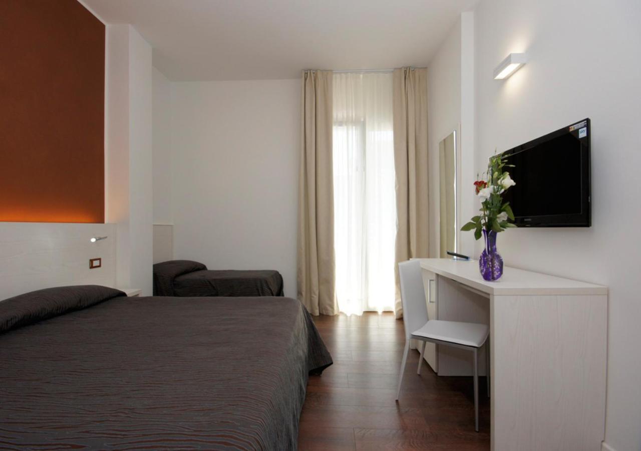 Hotel Aragosta Cattolica Eksteriør bilde